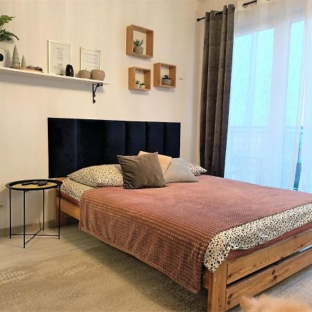 2-Room Apartment Nowy Dwór Mazowiecki Extérieur photo