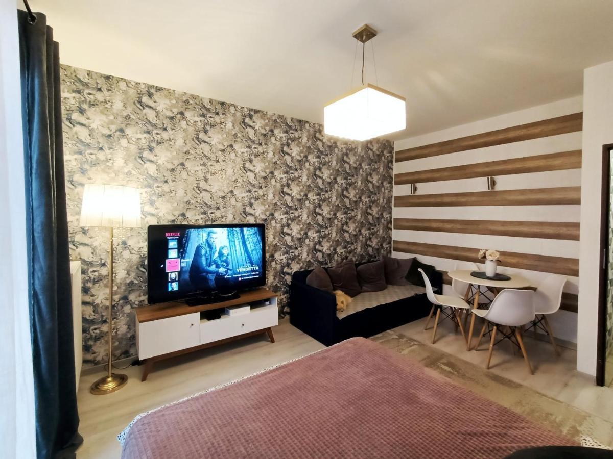 2-Room Apartment Nowy Dwór Mazowiecki Extérieur photo